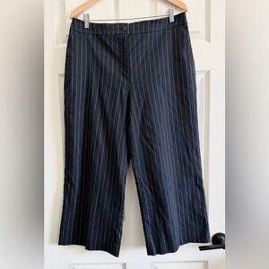 Express Navy, White Vertical Stripes Cropped Wide-Leg High Rise Pants. Size 14R